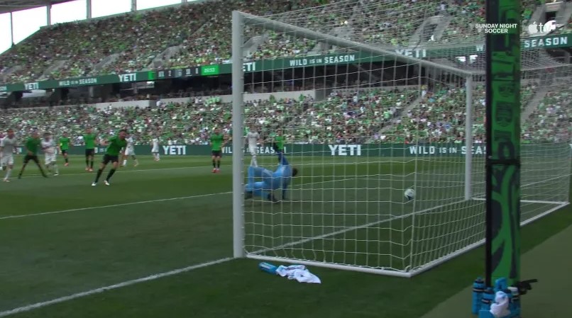 Luca de la Torre Fan Mail Address