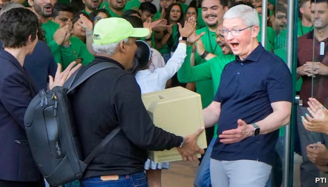 Tim Cook Fan Mail Address