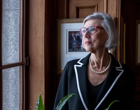 Beverley McLachlin Fan Mail Address